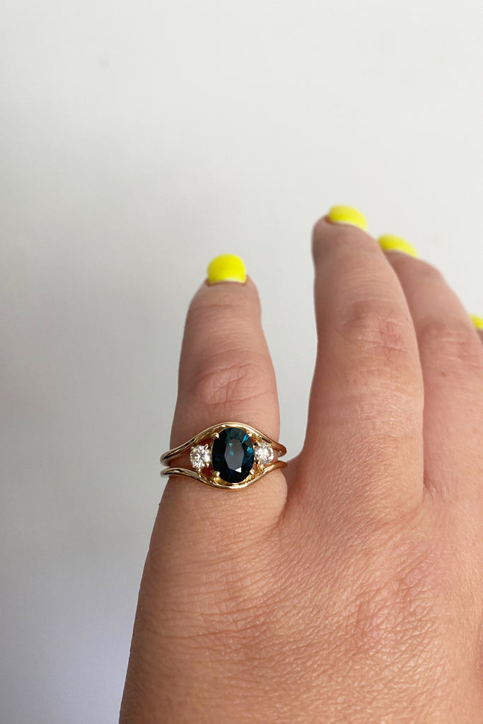 PEACOCK SAPPHIRE DOUBLE BAND RING