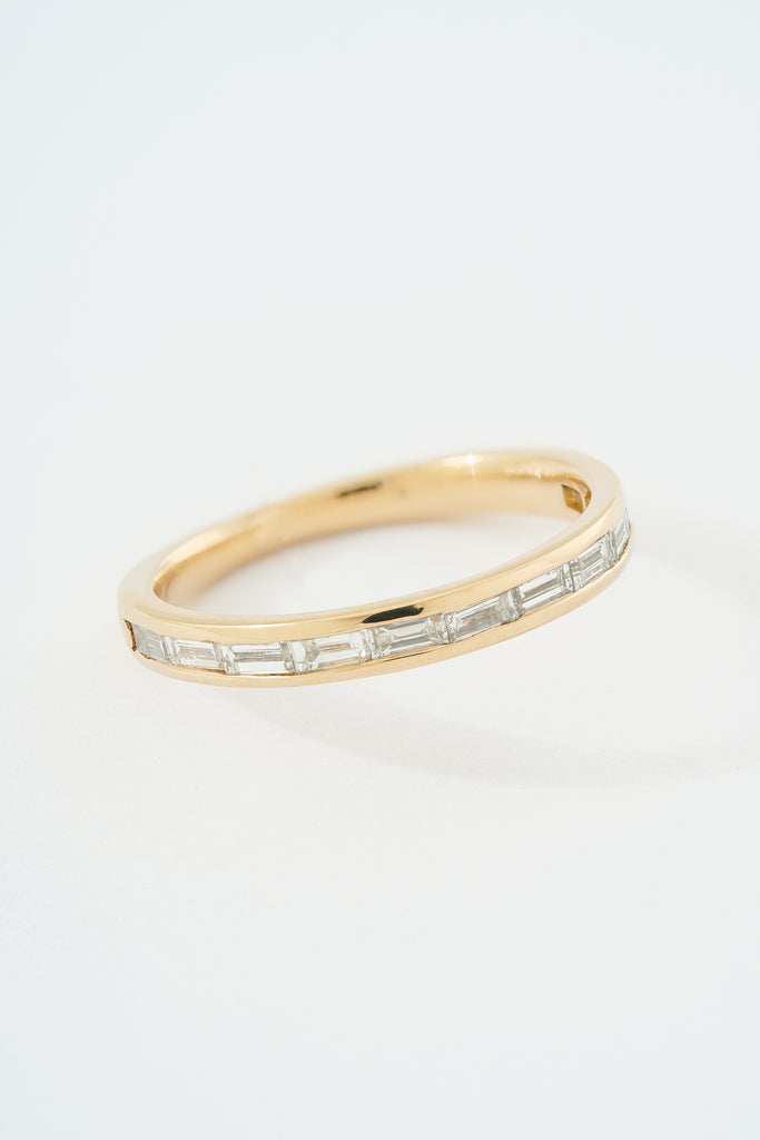 TAPERED EAST WEST BAGUETTE BAND